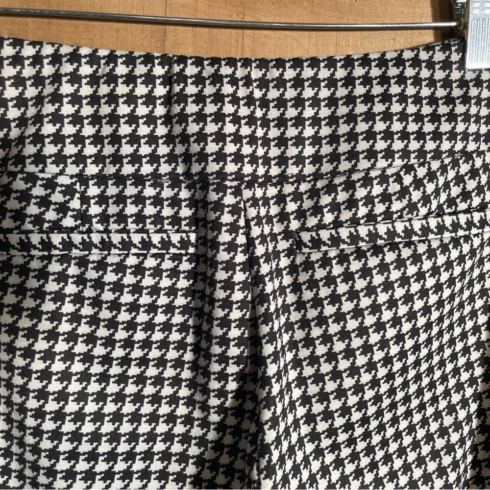 New York & Company Monochrome Houndstooth Straight Leg Pants - Picture 4 of 7